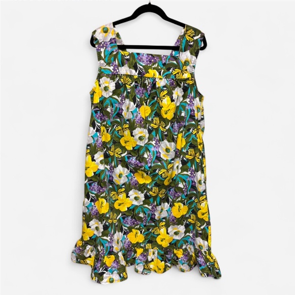 comfort choice Dresses & Skirts - Vintage Comfort Choice Green and Yellow Floral House Dress with Ruffle Hem